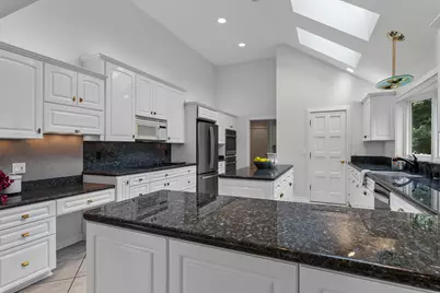 2810 W Golf Cir, Mequon, WI 53092 - Photo 11