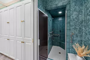 2810 W Golf Cir, Mequon, WI 53092 - Photo 19