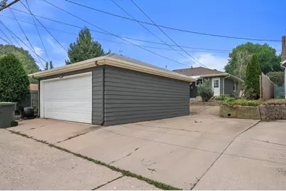 9417 W Schlinger Ave, West Allis, WI 53214 - Photo 25