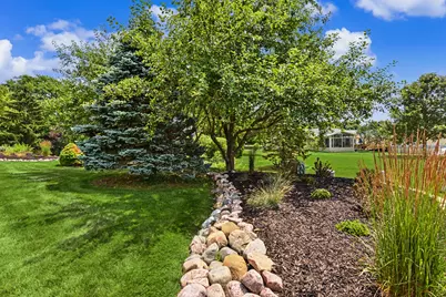 3269 E Carollton Dr, Oak Creek, WI 53154 - Photo 41