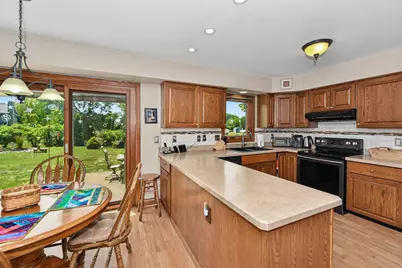 3269 E Carollton Dr, Oak Creek, WI 53154 - Photo 3
