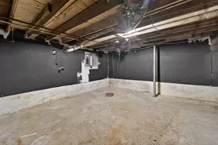 2553 S 12th St, Milwaukee, WI 53215 - Photo 15