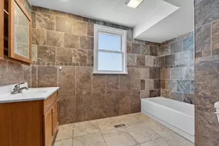 2553 S 12th St, Milwaukee, WI 53215 - Photo 7