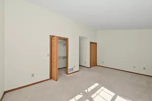 6235 S Creekside Dr, Cudahy, WI 53110 - Photo 15