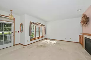 6235 S Creekside Dr, Cudahy, WI 53110 - Photo 3