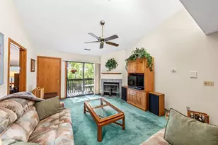 374 Park Hill Dr, Pewaukee, WI 53072 - Photo 9