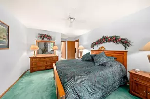 374 Park Hill Dr, Pewaukee, WI 53072 - Photo 15