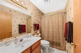 374 Park Hill Dr, Pewaukee, WI 53072 - Photo 19