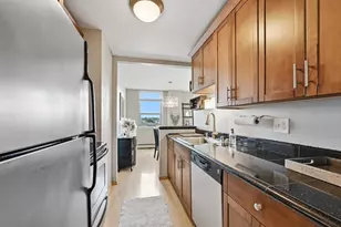 1707 N Prospect Ave, Milwaukee, WI 53202 - Photo 11