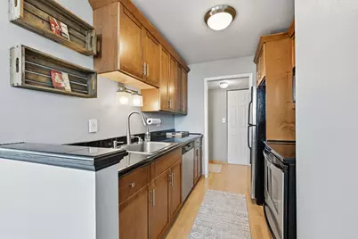 1707 N Prospect Ave #6C, Milwaukee, WI 53202 - Photo 9