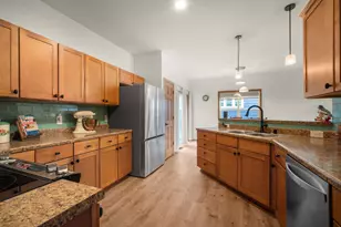 7190 Belle Fontaine Blvd, Middleton, WI 53562 - Photo 9