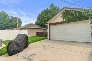 2130 N 62nd St, Wauwatosa, WI 53213 - Photo 49