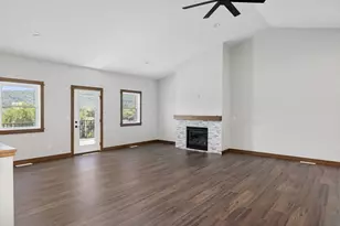407 McCormick Pl, Chaseburg, WI 54621 - Photo 7