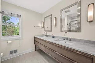 11912 N Lantern Ln, Mequon, WI 53092 - Photo 23