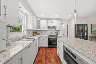 11912 N Lantern Ln, Mequon, WI 53092 - Photo 11