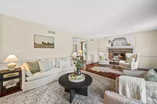 11912 N Lantern Ln, Mequon, WI 53092 - Photo 5
