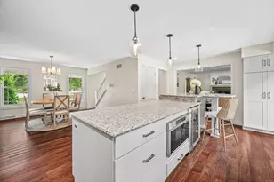 11912 N Lantern Ln, Mequon, WI 53092 - Photo 11
