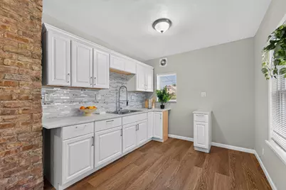 2239 S 59th St, West Allis, WI 53219 - Photo 5