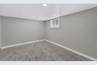 2239 S 59th St, West Allis, WI 53219 - Photo 11
