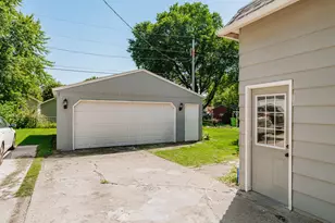 34 W Scott St, Fond du Lac, WI 53935 - Photo 25