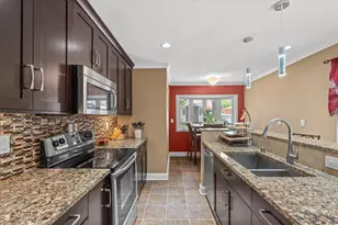 4628 W Fillmore Dr, Milwaukee, WI 53219 - Photo 9