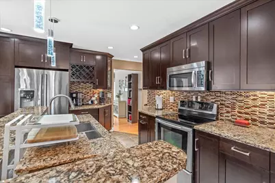 4628 W Fillmore Dr, Milwaukee, WI 53219 - Photo 7