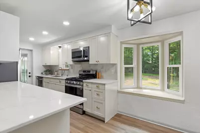 5400  Bauers Dr, West Bend, WI 53095 - Photo 9