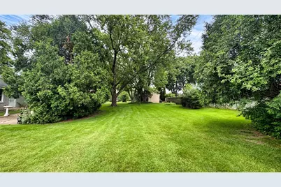 521  Alta Loma Dr, Thiensville, WI 53092 - Photo 13