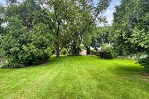 521 Alta Loma Dr, Thiensville, WI 53092 - Photo 13