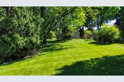521  Alta Loma Dr, Thiensville, WI 53092 - Photo 7