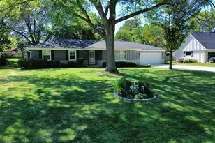 521 Alta Loma Dr, Thiensville, WI 53092 - Photo 3