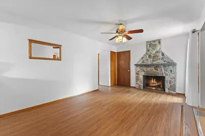 6265 S 38th St, Greenfield, WI 53221 - Photo 11