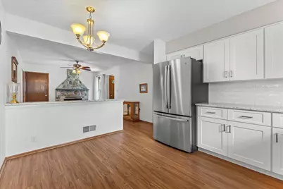 6265 S 38th St, Greenfield, WI 53221 - Photo 9