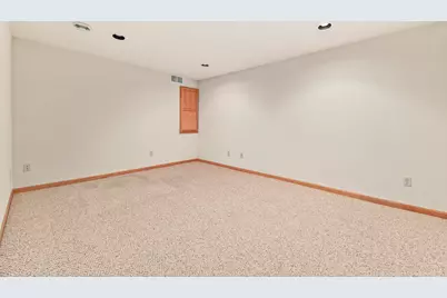 2379  Stoney Ln, Grafton, WI 53024 - Photo 37