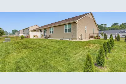1594  Meadowview Ct, Whitewater, WI 53190 - Photo 3