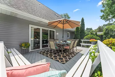 1722  Journeys Dr, Delafield, WI 53029 - Photo 5