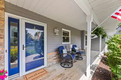 1722  Journeys Dr, Delafield, WI 53029 - Photo 3