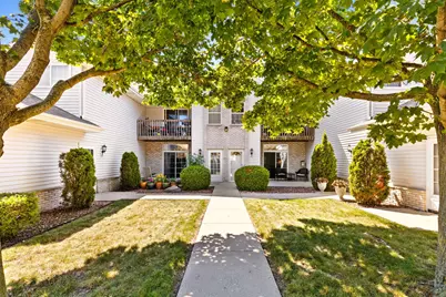6200 S Creekside Dr #4, Cudahy, WI 53110 - Photo 1