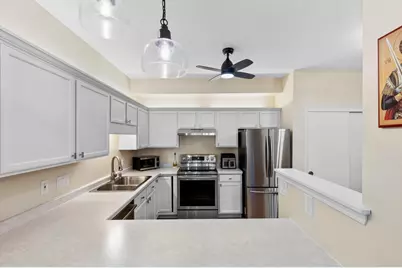 6200 S Creekside Dr #4, Cudahy, WI 53110 - Photo 17