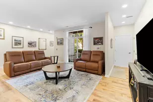 6200 S Creekside Dr, Cudahy, WI 53110 - Photo 3