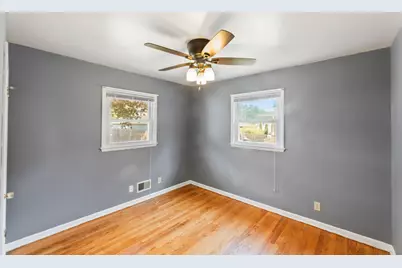 5745 S Melinda St, Milwaukee, WI 53221 - Photo 13
