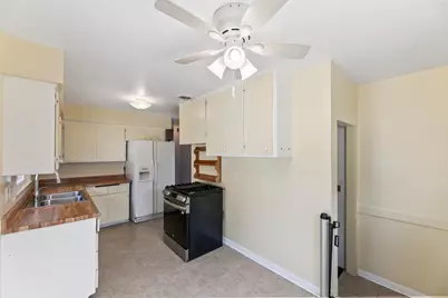5745 S Melinda St, Milwaukee, WI 53221 - Photo 11