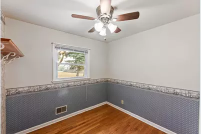 5745 S Melinda St, Milwaukee, WI 53221 - Photo 15