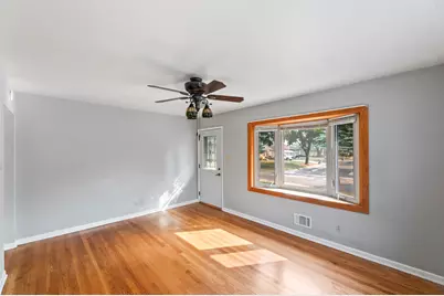 5745 S Melinda St, Milwaukee, WI 53221 - Photo 5
