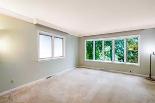 W212N10497 Parkland Cir, Germantown, WI 53017 - Photo 17