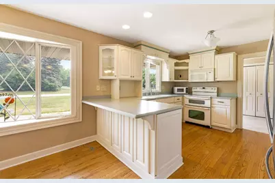 W212N10497  Parkland Cir, Germantown, WI 53017 - Photo 13