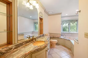 W212N10497 Parkland Cir, Germantown, WI 53017 - Photo 21