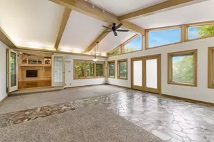W212N10497 Parkland Cir, Germantown, WI 53017 - Photo 5