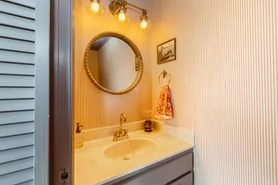 5655 N Paradise Ln, Glendale, WI 53209 - Photo 15