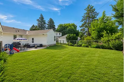 5655 N Paradise Ln, Glendale, WI 53209 - Photo 21